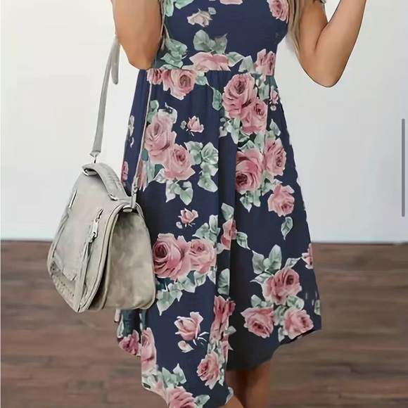 👗1X Plus Size Women’s Floral Dress👗 - Picture 2 of 7